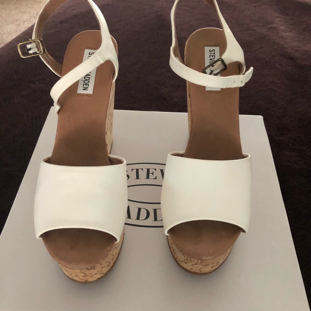 Steve Madden White Wedges